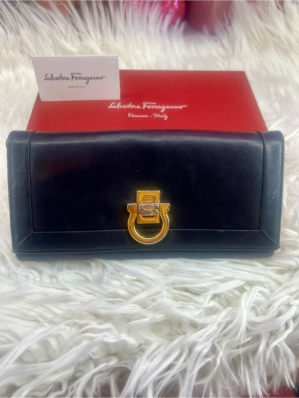 Salvatore Ferragamo Black Leather Wallet with Gold Horsebit Ring - Picture 7 of 12